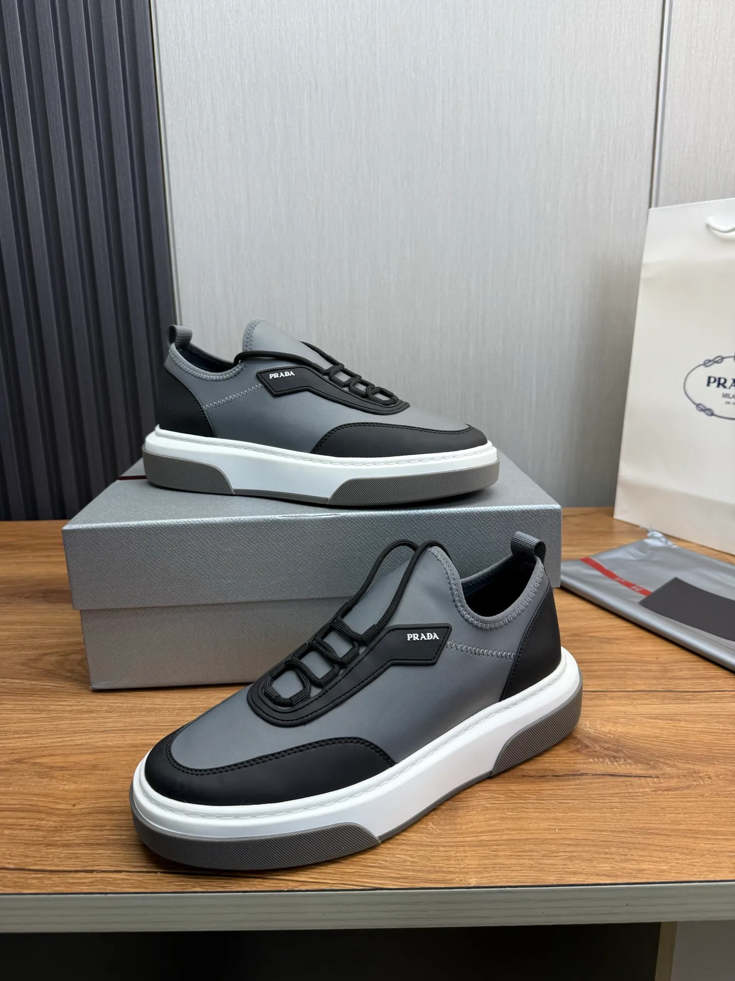 Men's shoes 💰580💰 [PRADA] Men's shoes are popular in the counter, official website is synchronized, 1 high-quality shipment ✔️Original cowhide splicing + cowhide lining, 1🆚1 replica, original sole, 38-45 (45 customized, non-refundable)